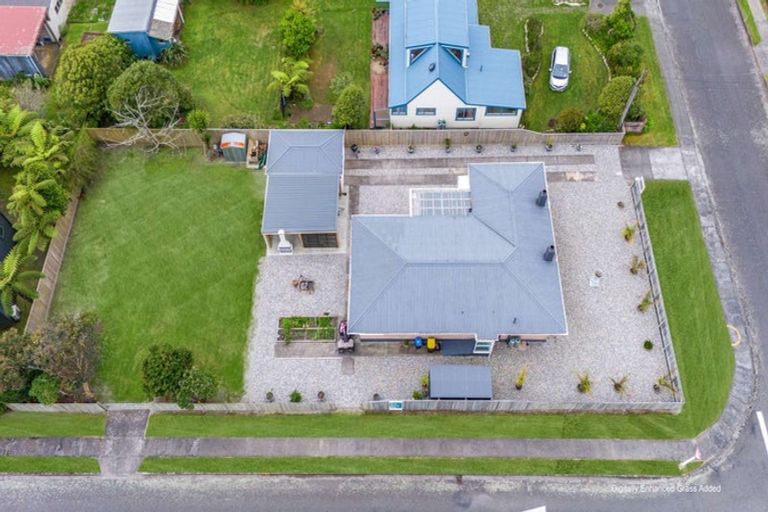 Photo of property in 20 Cook Street, Carters Beach, Westport, 7825