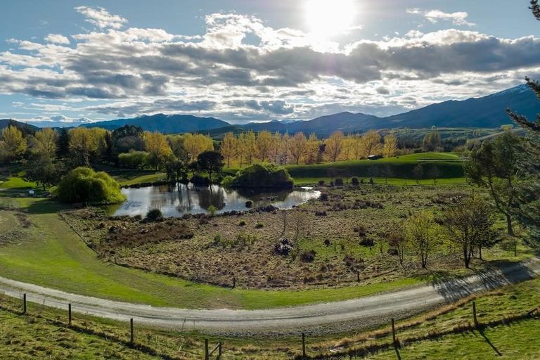 Photo of property in 68 Hogans Gully Road, Arrowtown, 9371