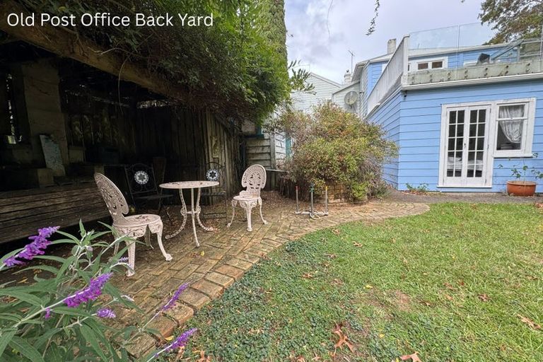 Photo of property in Saddlery Cottage, 3245 Paparoa-oakleigh Road, Paparoa, 0571