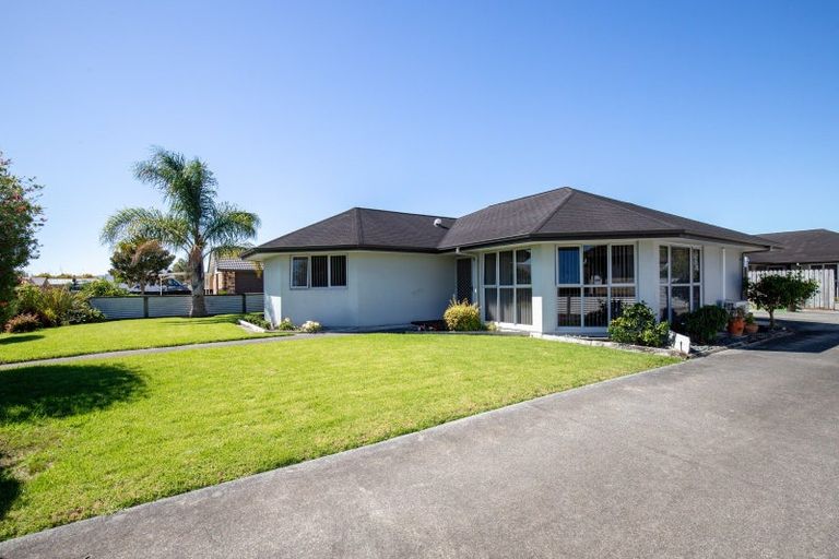 Photo of property in 27 Benner Drive, Ngatea, 3503