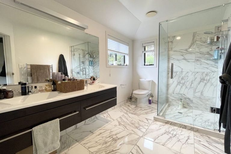 Photo of property in 1/86 Saddleback Rise, Murrays Bay, Auckland, 0630