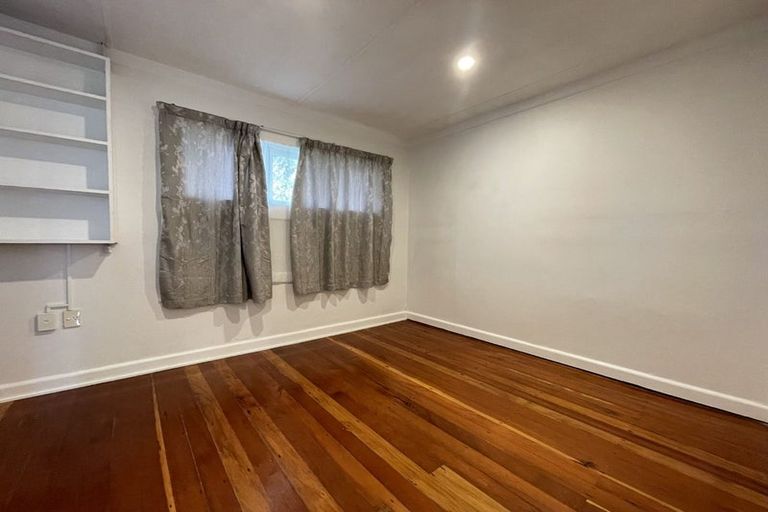Photo of property in 37 Miro Street, New Lynn, Auckland, 0600