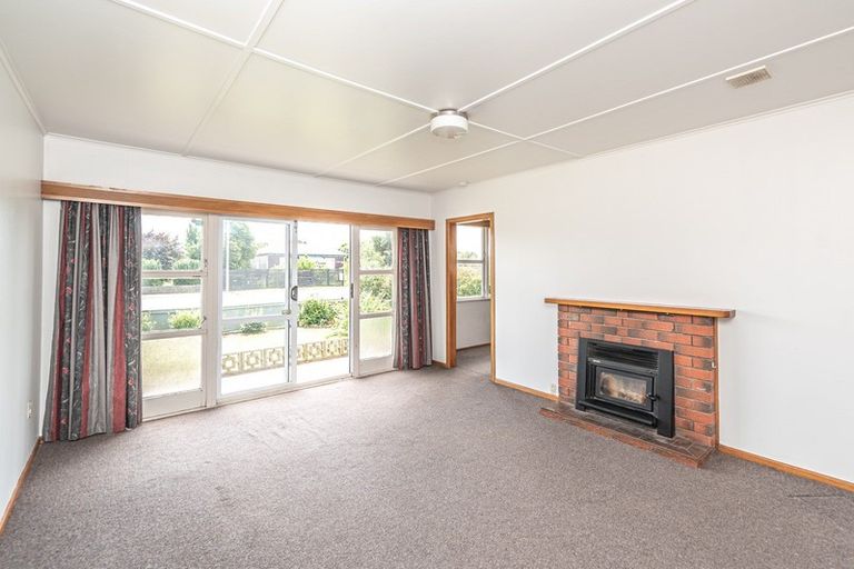 Photo of property in 19 Hussey Street, Waverley, 4510
