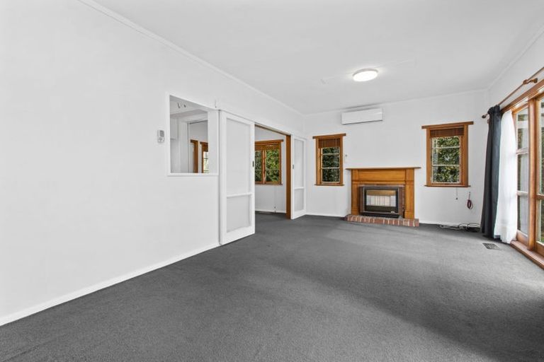 Photo of property in 16 Oxford Street, Fairfield, Hamilton, 3214