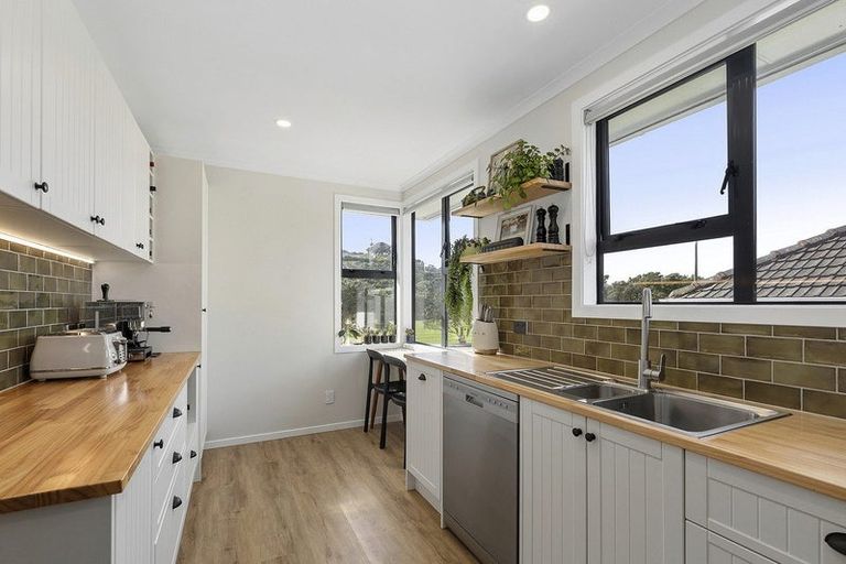 Photo of property in 110 Main Road, Titahi Bay, Porirua, 5022