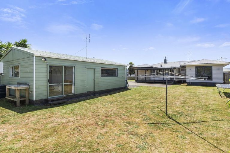 Photo of property in 18 Russell Avenue, Pukekohe, 2120