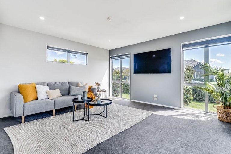 Photo of property in 14 Gosling Crescent, Halswell, Christchurch, 8025