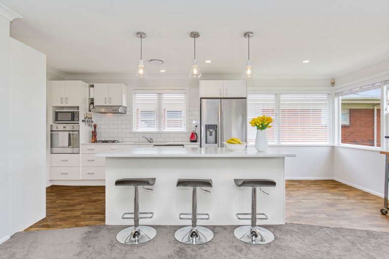 Photo of property in 4 Portadown Avenue, Pakuranga Heights, Auckland, 2010