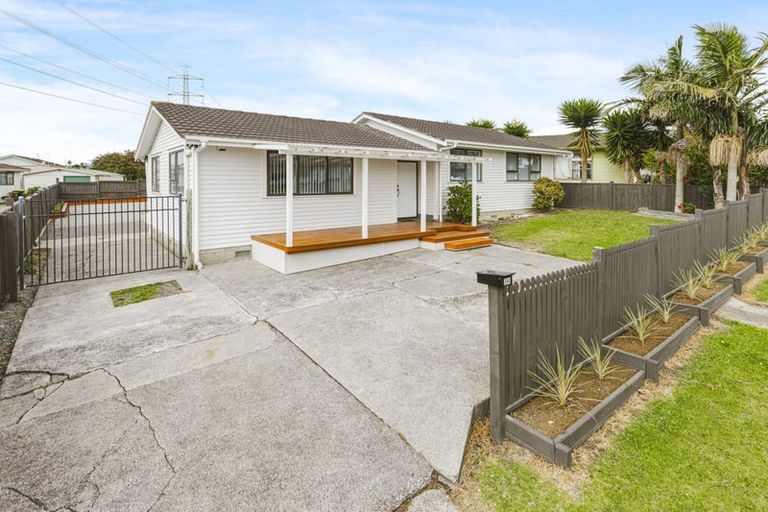 Photo of property in 34 Dissmeyer Drive, Clover Park, Auckland, 2019