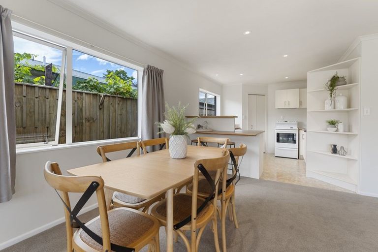 Photo of property in 5a Marama Crescent, Palmerston North, 4414