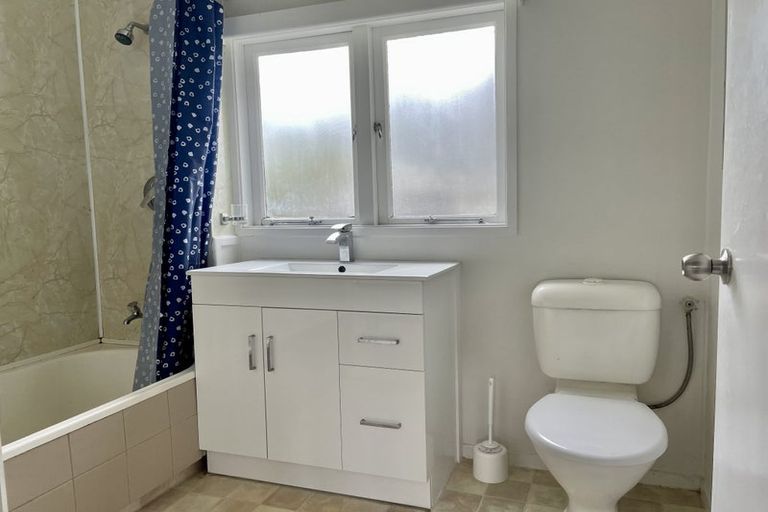 Photo of property in 101 Stanley Road, Glenfield, Auckland, 0629