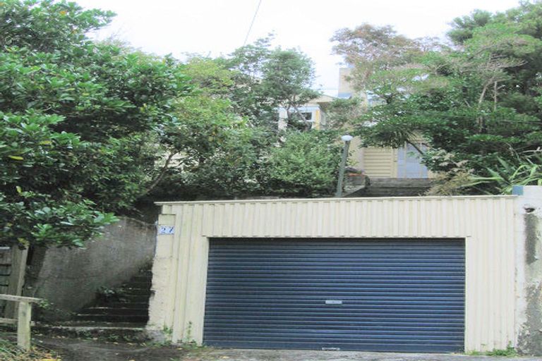 Photo of property in 27 Harland Street, Brooklyn, Wellington, 6021
