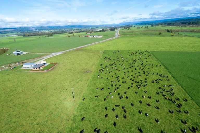 Photo of property in 2412 Atarau Road, Atarau, Blackball, 7871