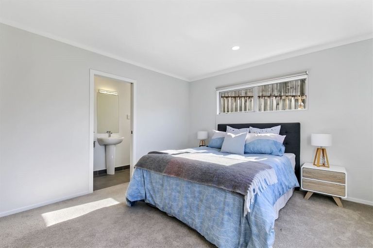 Photo of property in 45a Sycamore Drive, Sunnynook, Auckland, 0620