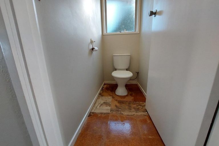 Photo of property in 1/46a Captain Scott Road, Glen Eden, Auckland, 0602