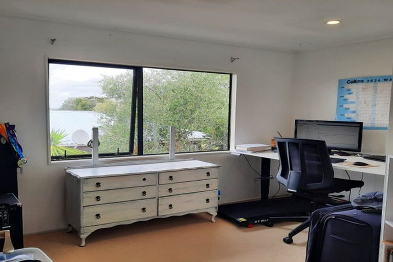 Photo of property in 2/4 Antrim Grove, Bayview, Auckland, 0629