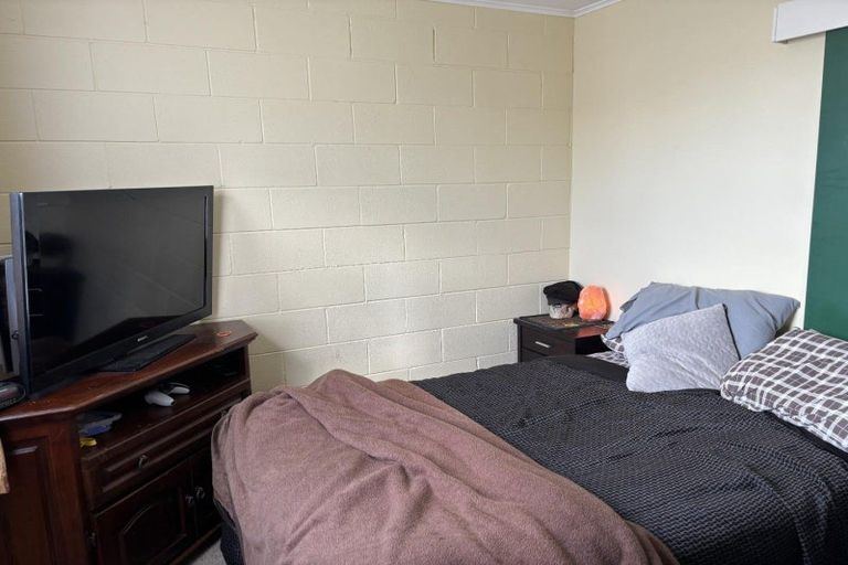 Photo of property in 26 Simons Street, Moturoa, New Plymouth, 4310