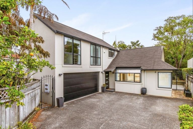 Photo of property in 2/1 Aliford Avenue, One Tree Hill, Auckland, 1061