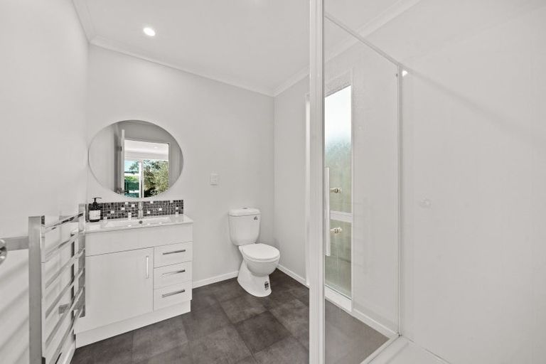 Photo of property in 32 Burgundy Drive, Martinborough, 5711