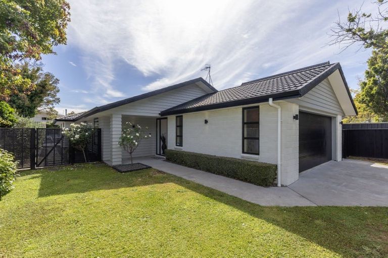 Photo of property in 14 Fiesta Grove, Raumati Beach, Paraparaumu, 5032