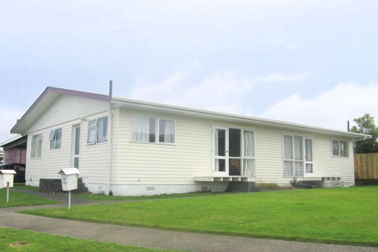 Photo of property in 4 Cypress Drive, Maungaraki, Lower Hutt, 5010