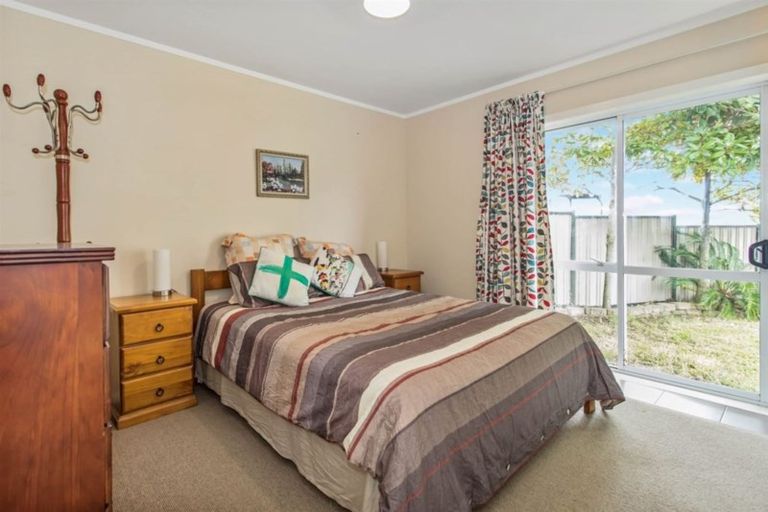 Photo of property in 81 Sturges Road, Henderson, Auckland, 0612