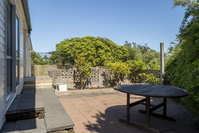 Photo of property in 1 The Spinney, Titahi Bay, Porirua, 5022