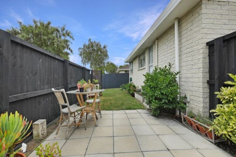 Photo of property in 1/11 Chipping Lane, Redwood, Christchurch, 8051