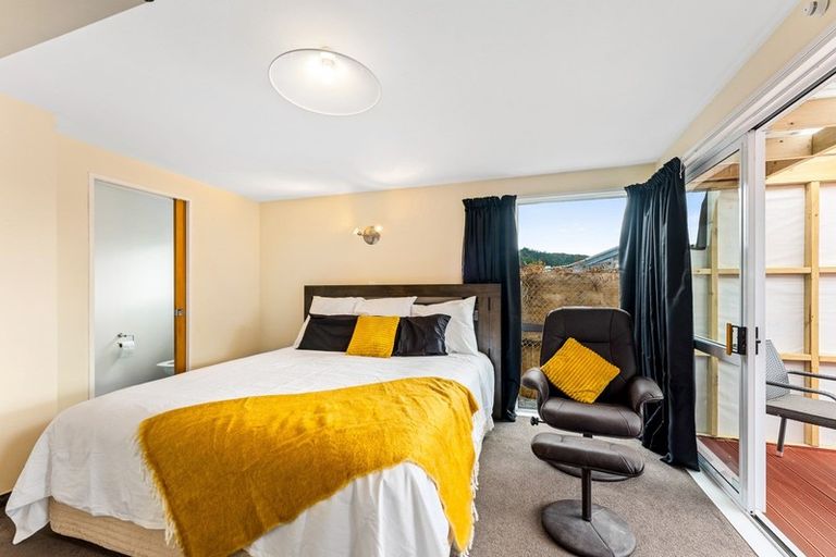 Photo of property in 17 Zeala Grove, Stokes Valley, Lower Hutt, 5019