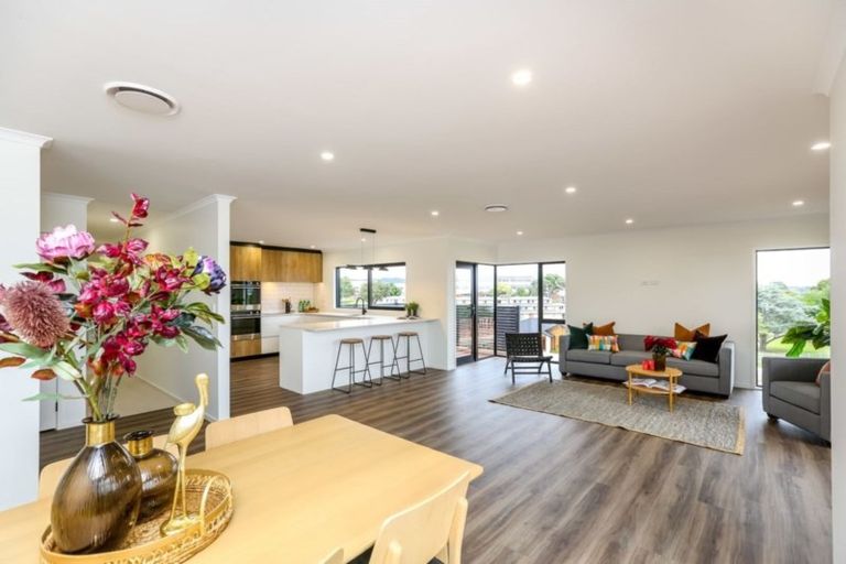 Photo of property in 4 Oliver O'leary Way, Westown, New Plymouth, 4310