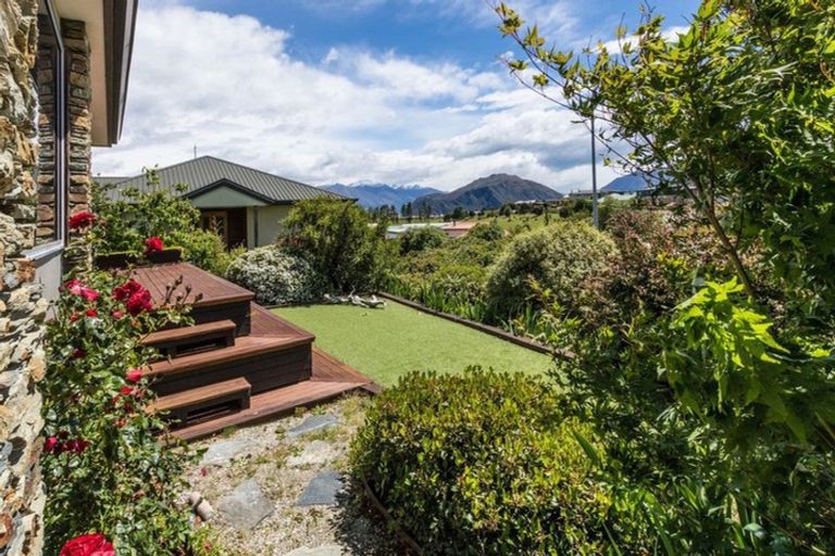 Photo of property in 3 Scaife Place, Wanaka, 9305