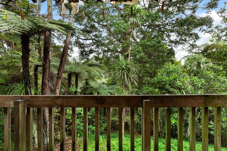 Photo of property in 59 Opanuku Road, Henderson Valley, Auckland, 0612