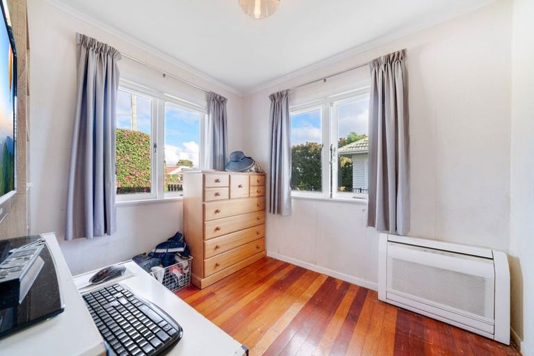 Photo of property in 1/116 Clevedon Road, Papakura, 2110