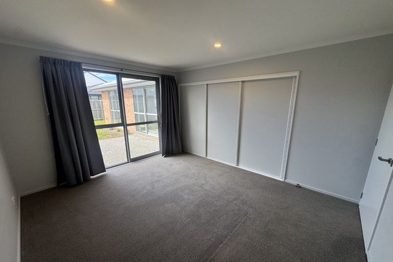 Photo of property in 17 Vildebeest Street, Halswell, Christchurch, 8025