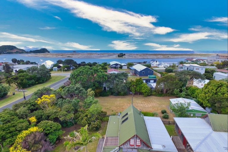 Photo of property in 28 North Avenue, Mangawhai Heads, Mangawhai, 0505