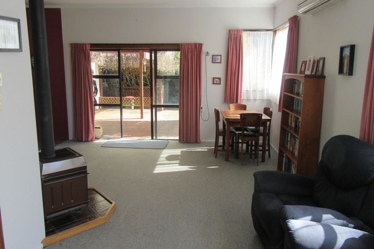 Photo of property in 90 Rhodes Street, Waimate, 7924