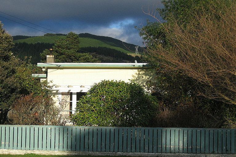 Photo of property in 14 Moana Road, Paraparaumu, 5032