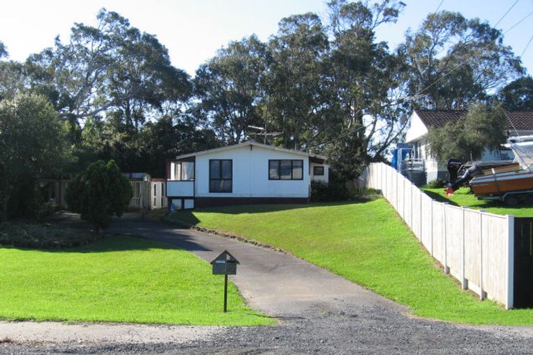 Photo of property in 20 Beachlands Road, Beachlands, Auckland, 2018
