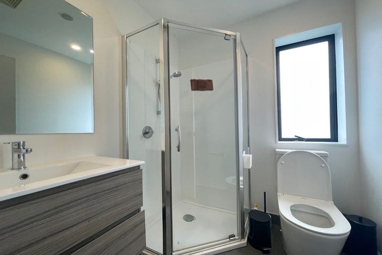 Photo of property in 201/553c Glenfield Road, Glenfield, Auckland, 0629