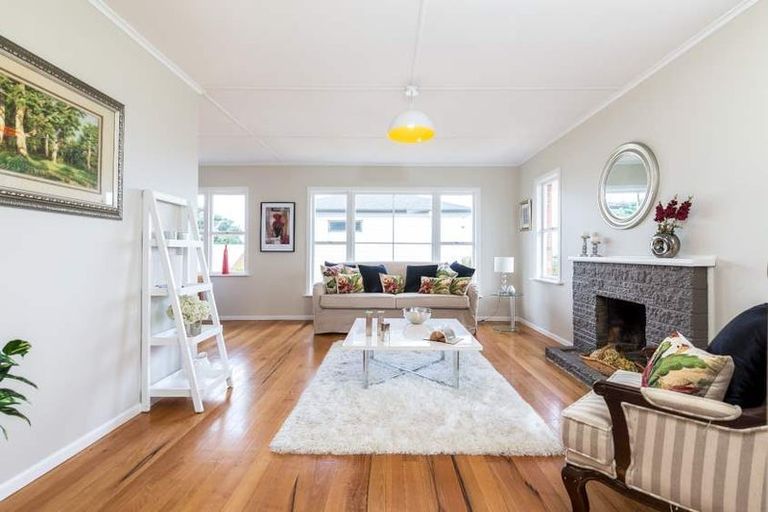 Photo of property in 215 Sunnynook Road, Wairau Valley, Auckland, 0627