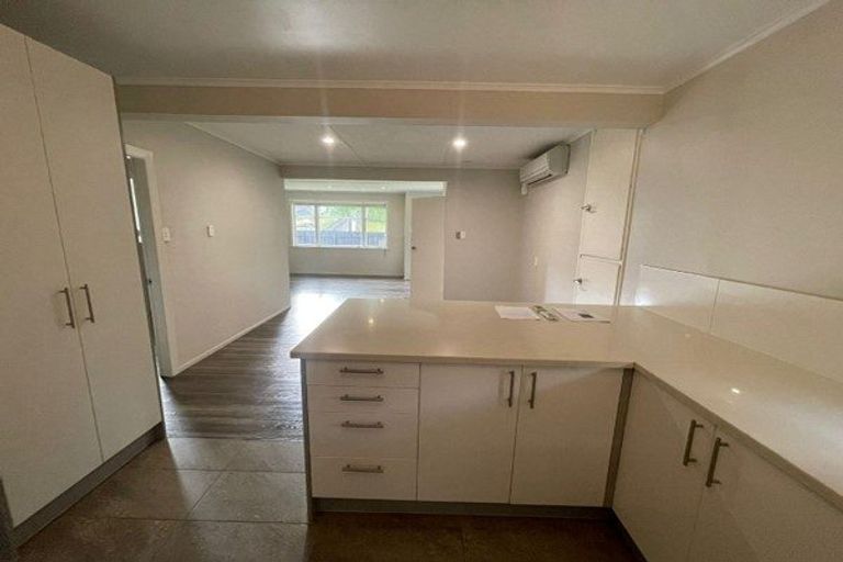 Photo of property in 4 Kay Road, Manurewa, Auckland, 2102