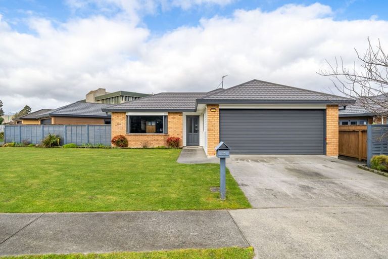 Photo of property in 13 Talbot Grove, Trentham, Upper Hutt, 5018