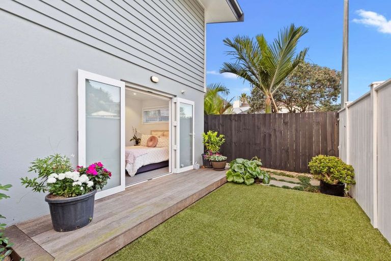 Photo of property in 2 Rogers Avenue, Eastern Beach, Auckland, 2012
