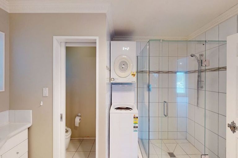 Photo of property in 62a Palliser Road, Roseneath, Wellington, 6011