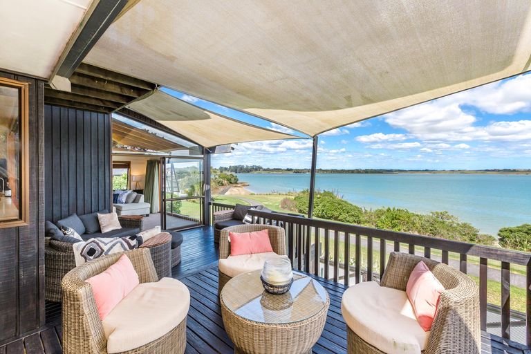 Photo of property in 33 St Annes Crescent, Wattle Downs, Auckland, 2103