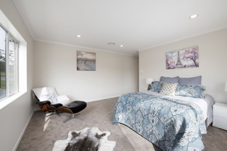 Photo of property in 11 Drover Close, Flat Bush, Auckland, 2019