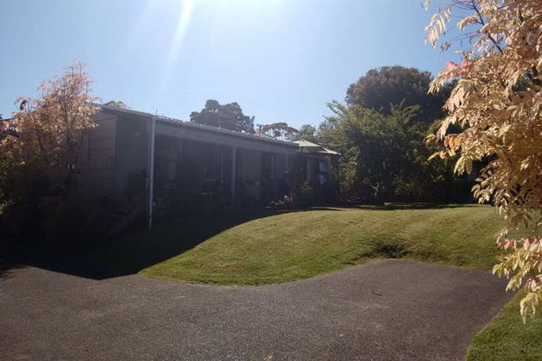 Photo of property in 19 Sungrove Rise, Sunnyvale, Auckland, 0612