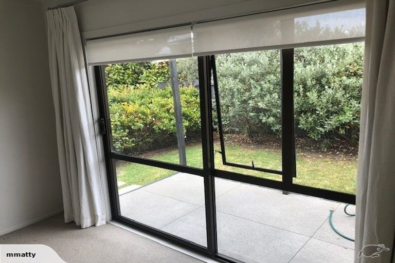 Photo of property in 6a Ursula Place, Half Moon Bay, Auckland, 2012