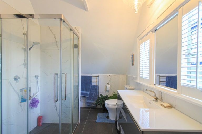 Photo of property in 16 Newman Terrace, Thorndon, Wellington, 6011