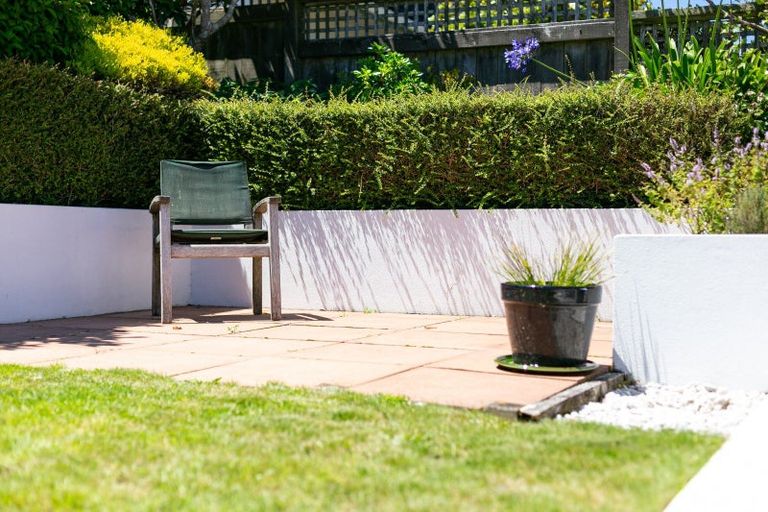 Photo of property in 15 Lucknow Terrace, Khandallah, Wellington, 6035